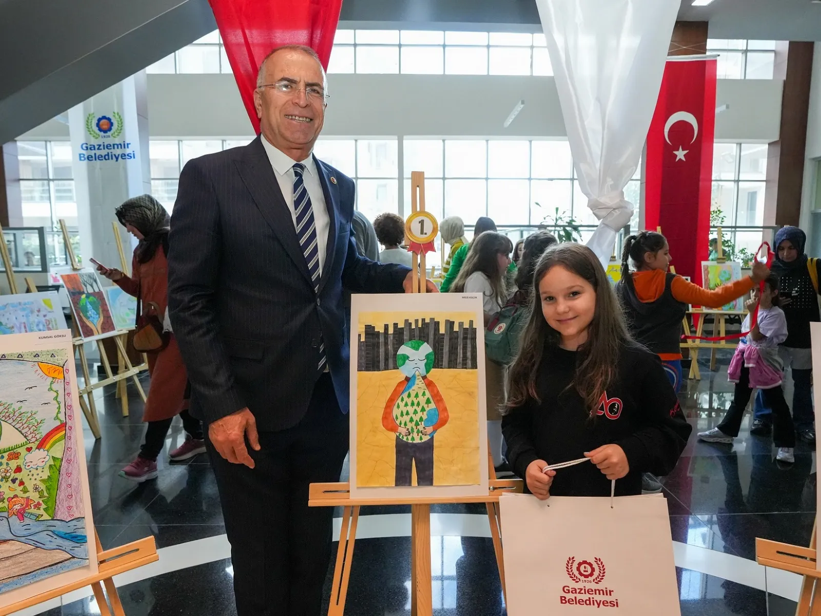 Minik ressamlardan anlamlı mesaj: Suyumuzu koruyalım