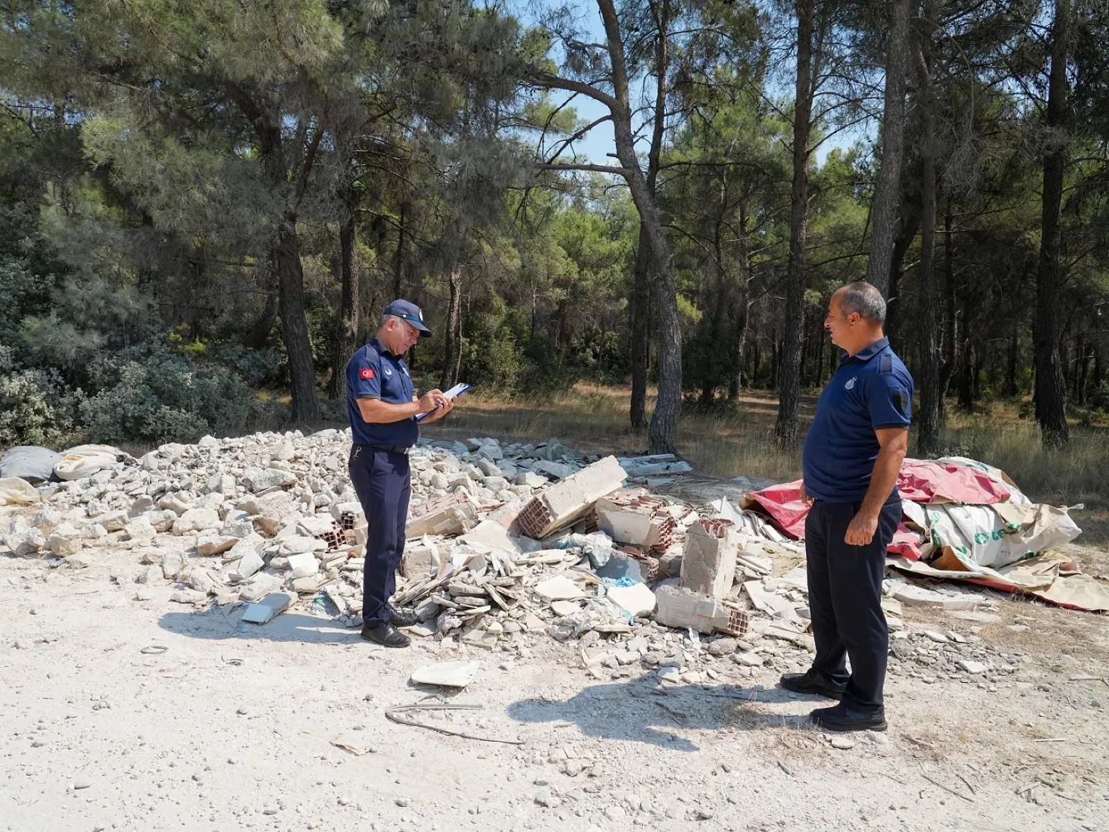Gaziemir Belediyesi’nden kaçak moloz dökenlere 514 bin 545 lira para cezası
