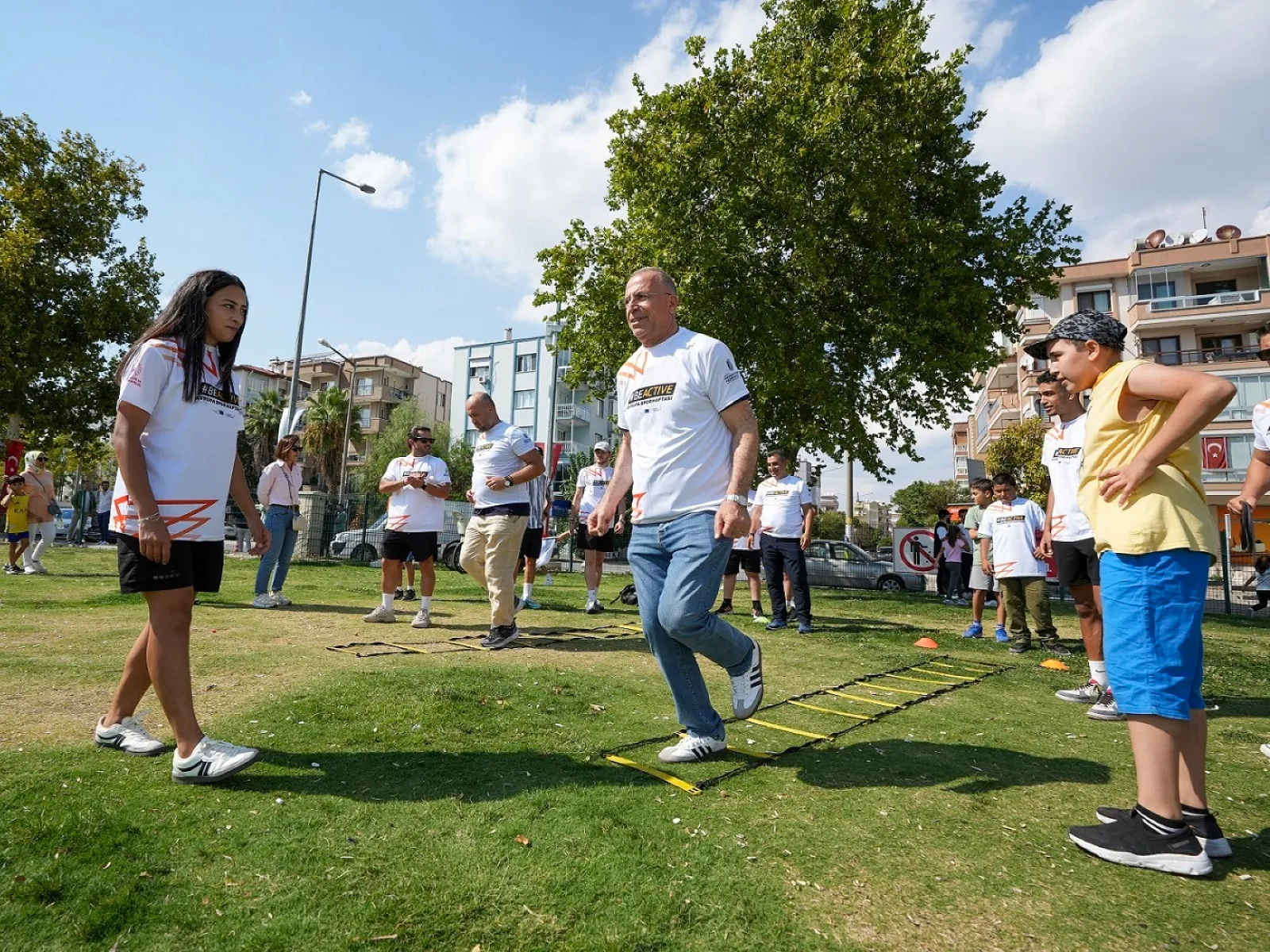 Gaziemirliler kentleri ve sağlıkları için spor yaptı