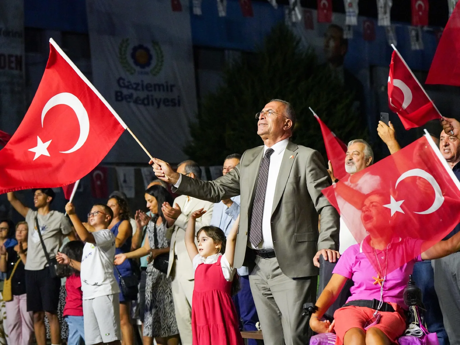 Başkan Işık: “Cumhuriyet’ten ve Atatürk’ten asla vazgeçmeyiz”